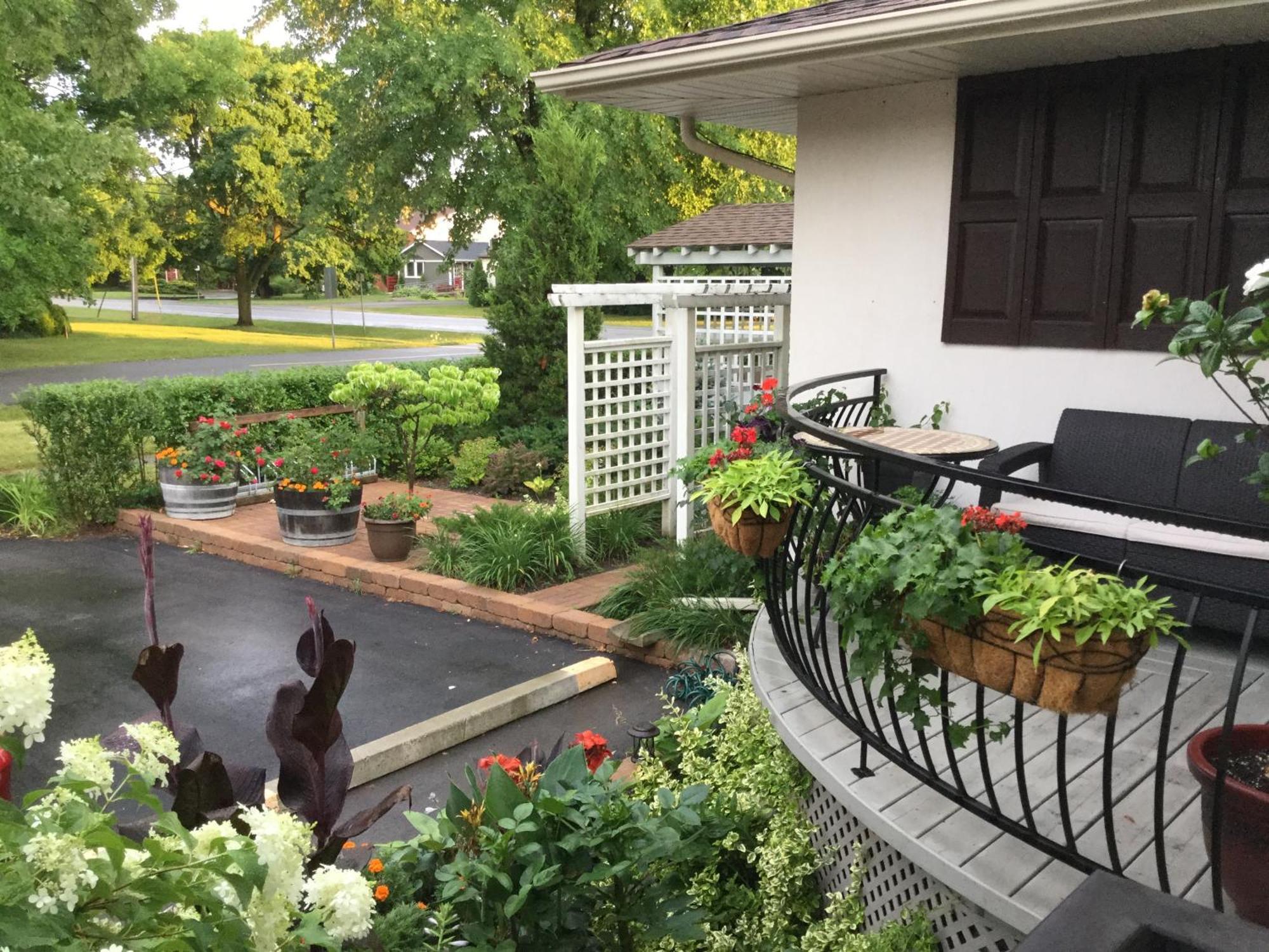 مبيت وإفطار Niagara-on-the-Lake Via Veneto - Old Town المظهر الخارجي الصورة
