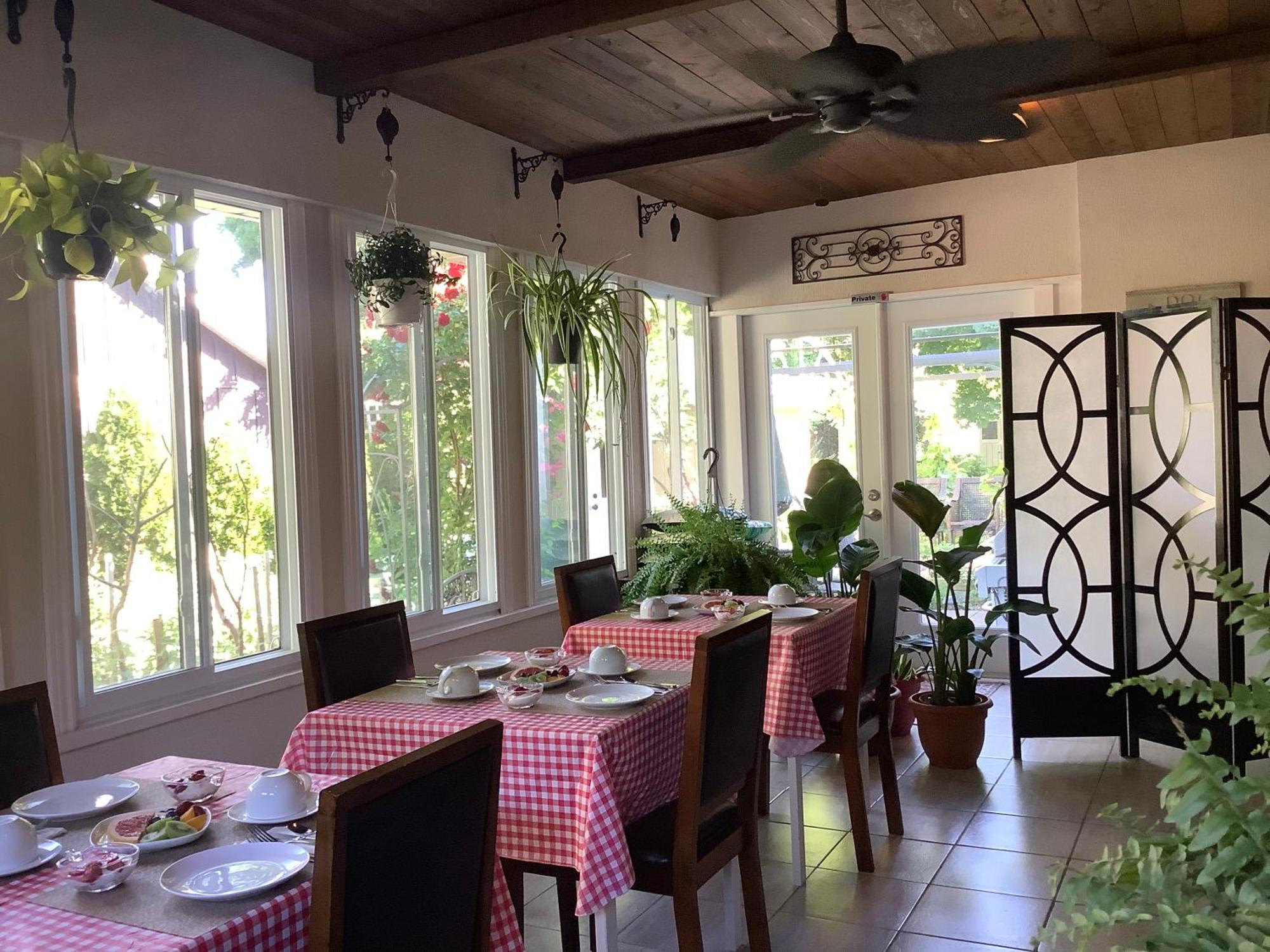 مبيت وإفطار Niagara-on-the-Lake Via Veneto - Old Town المظهر الخارجي الصورة